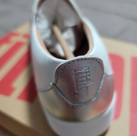 Slip on leather sneaker - Picture 3 of 4